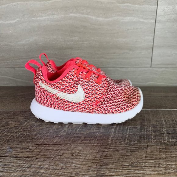 Nike Other - Toddler girls Nike Roshe One Sneaker